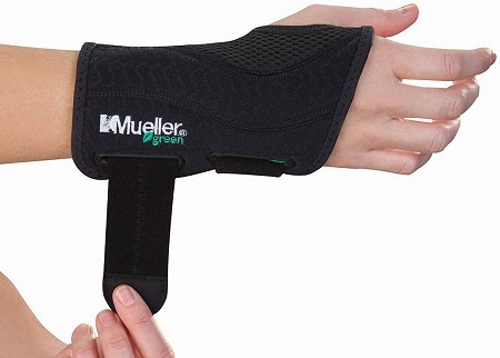 mueller wrist brace